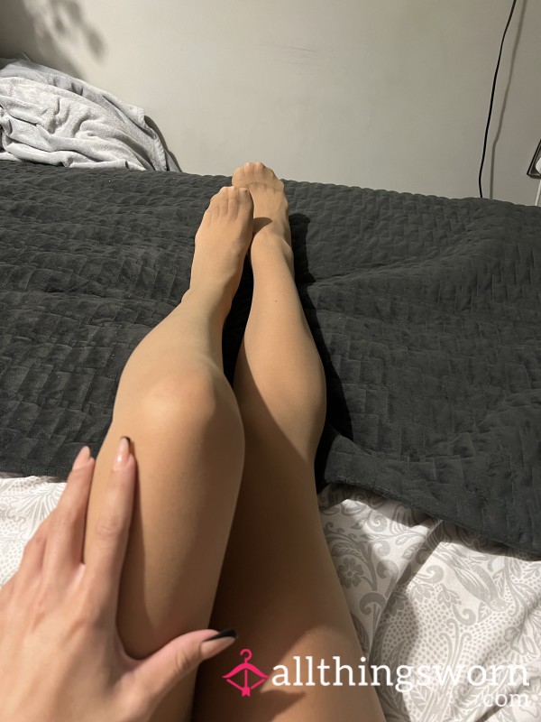 Worn Sheer Matte Pantyhose