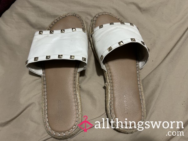 ~WORN SLIDE ON ESPADRILLE STUDDED WHITE & TAN SANDAL~