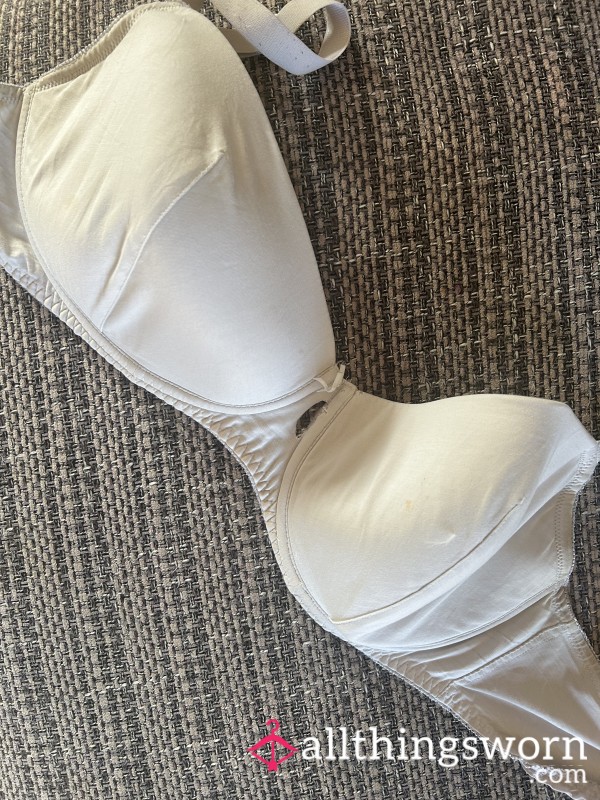 Worn White Bra (40F)