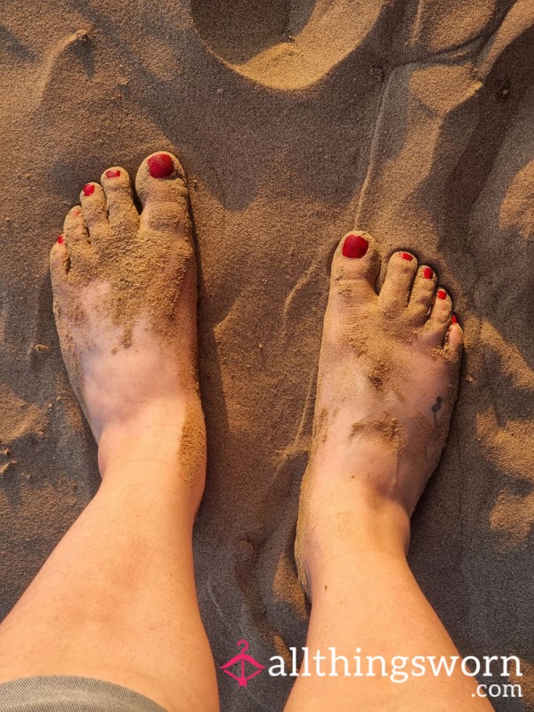 Worship My Sandy And Wet Feet 🥴👣