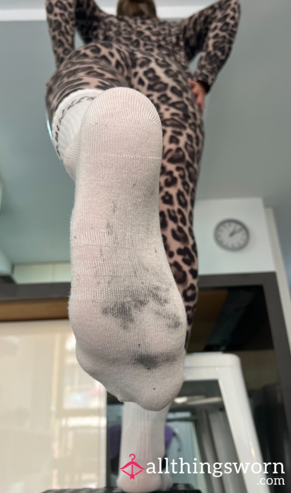 💋 Obey & Worship – Used Mistress Socks For Devoted Pets 👣