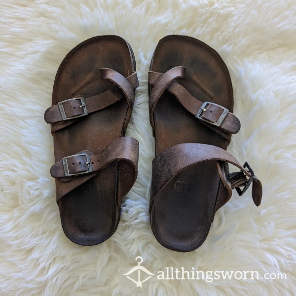 WSD 7 Well Worn Smelly Slip On Sandals