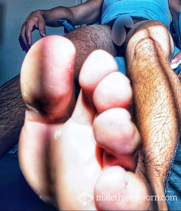 CaLatino_feet