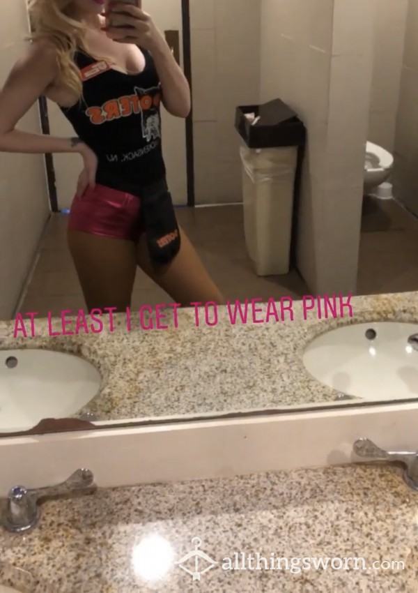 HootersGirl28