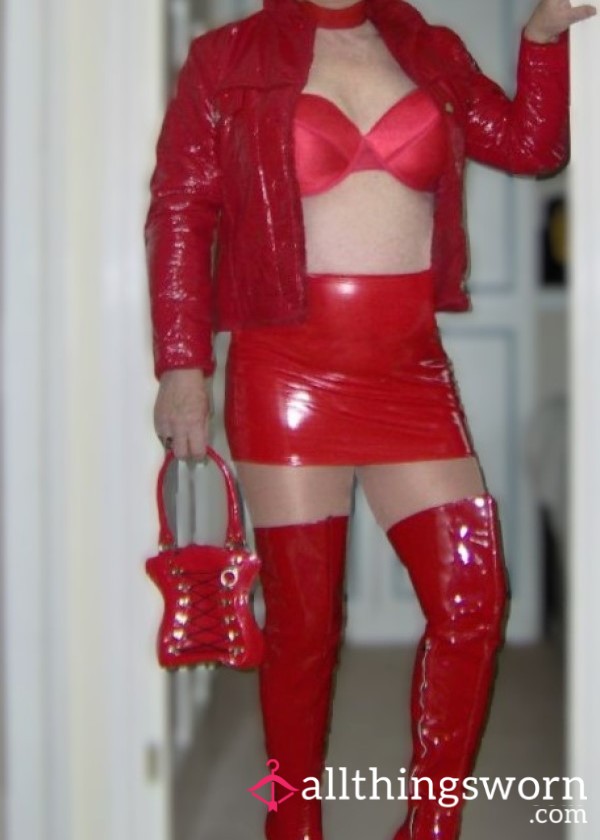 ShinyRedOutfit